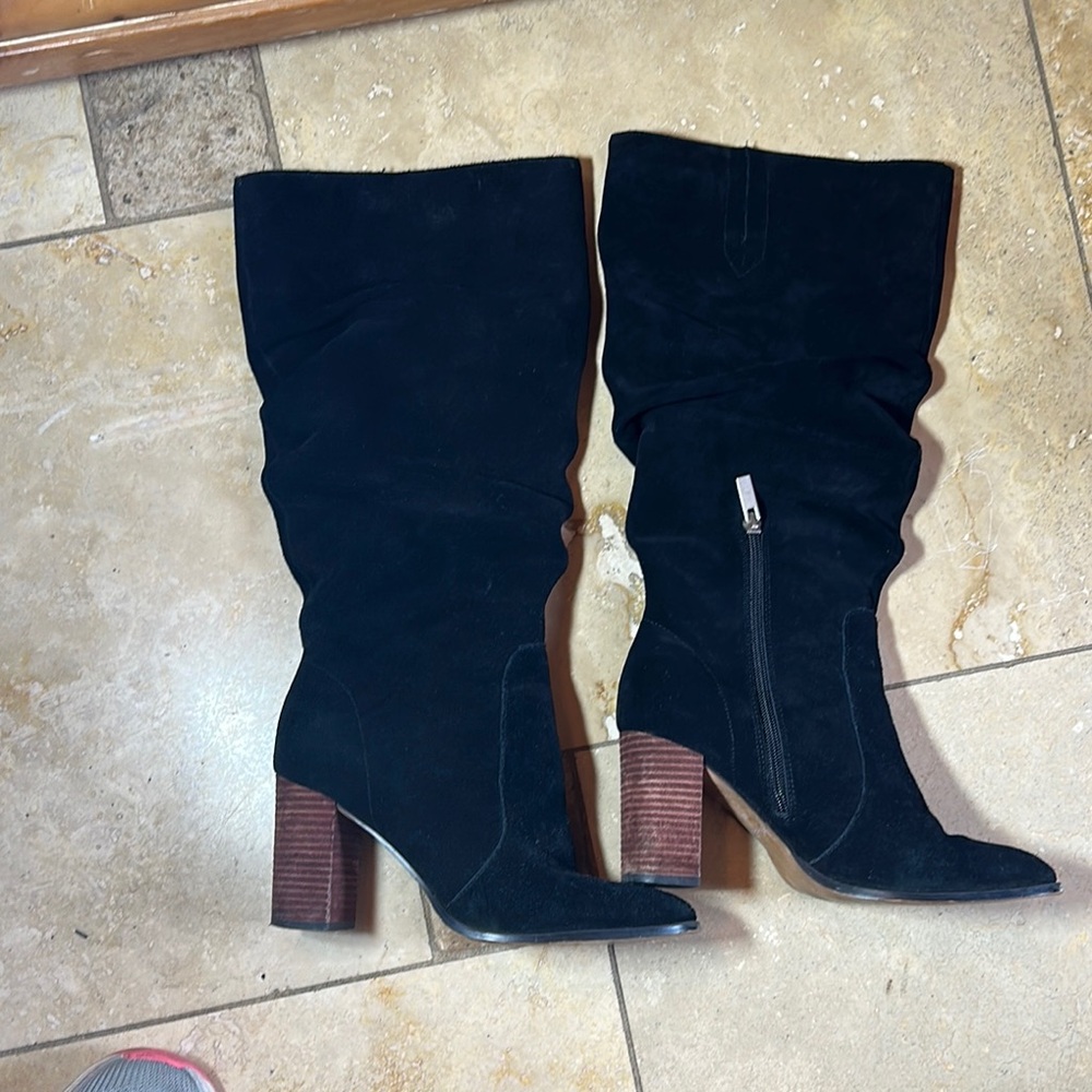 Navy Suede Knee-High Heeled Boots with Chunky Heel